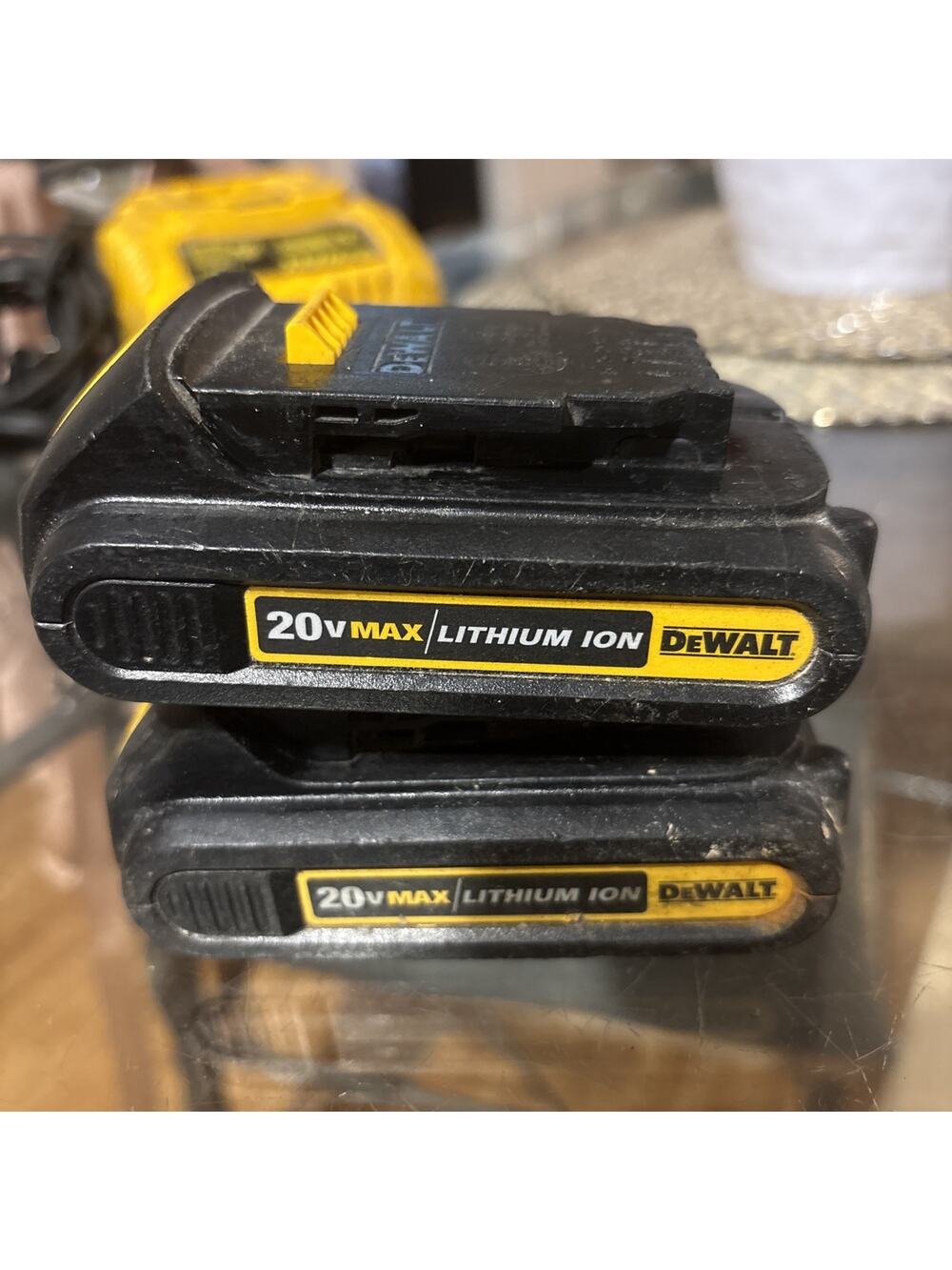 DeWALT DCB201 20V MAX Lithium Ion Batteries 2-Pack 1.5Ah Tested Genuine OEM